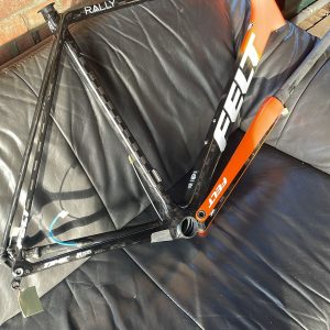 FELT FR Frameset Framemaat 61